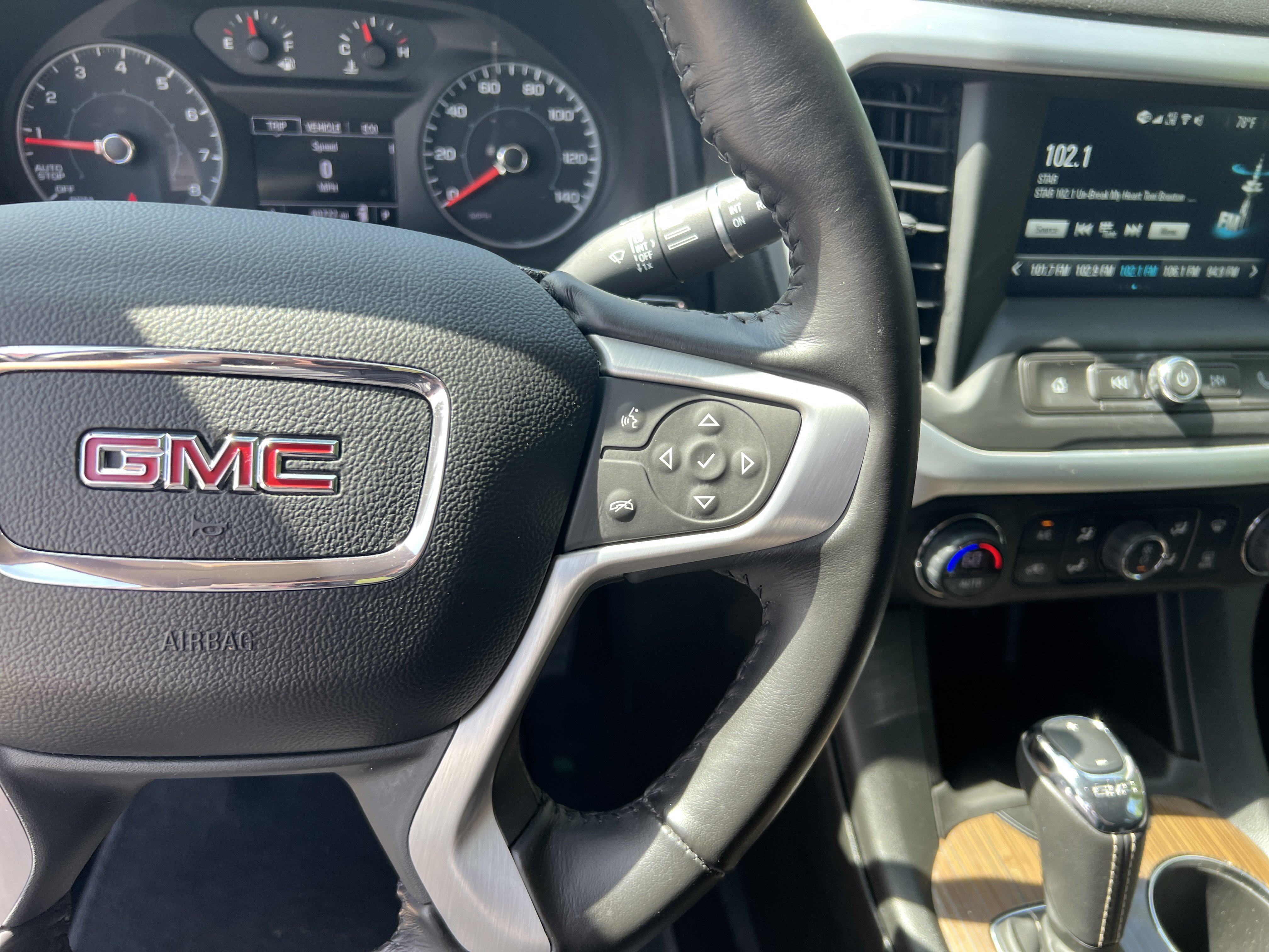 Used 2019 GMC Acadia SLE FWD image 18