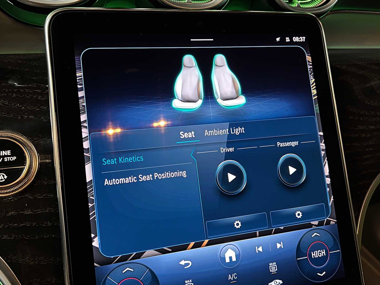 Certified 2025 Mercedes-Benz GLC 300 4MATIC image 32