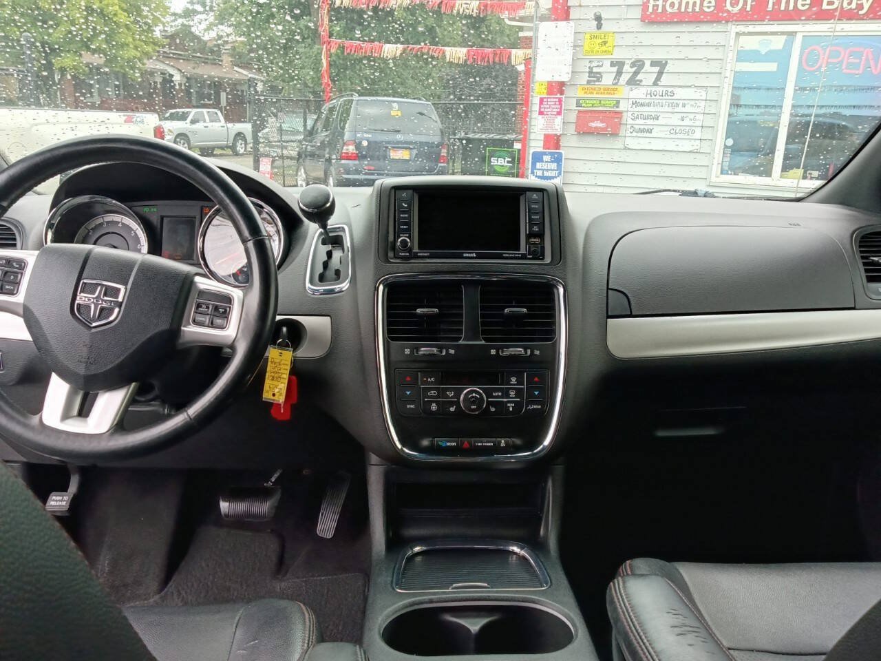 Used 2018 Dodge Grand Caravan GT FWD image 12