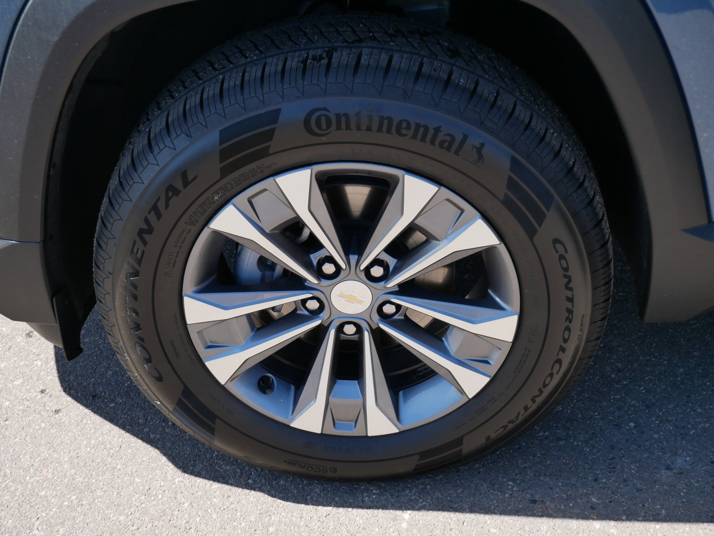 Used 2025 Chevrolet Equinox LT w/ Safety and Technology Package FWD image 15