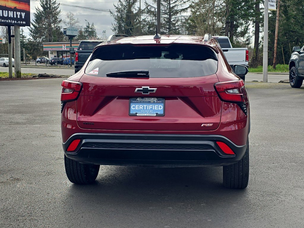 Certified 2025 Chevrolet Trax RS w/ Sunroof Package image 8