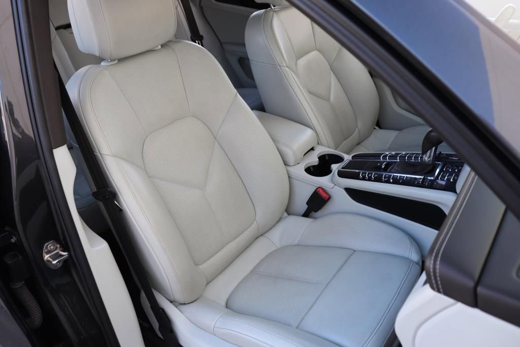 Used 2017 Porsche Macan S image 34