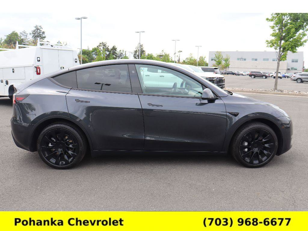 Used 2024 Tesla Model Y Long Range RWD image 8