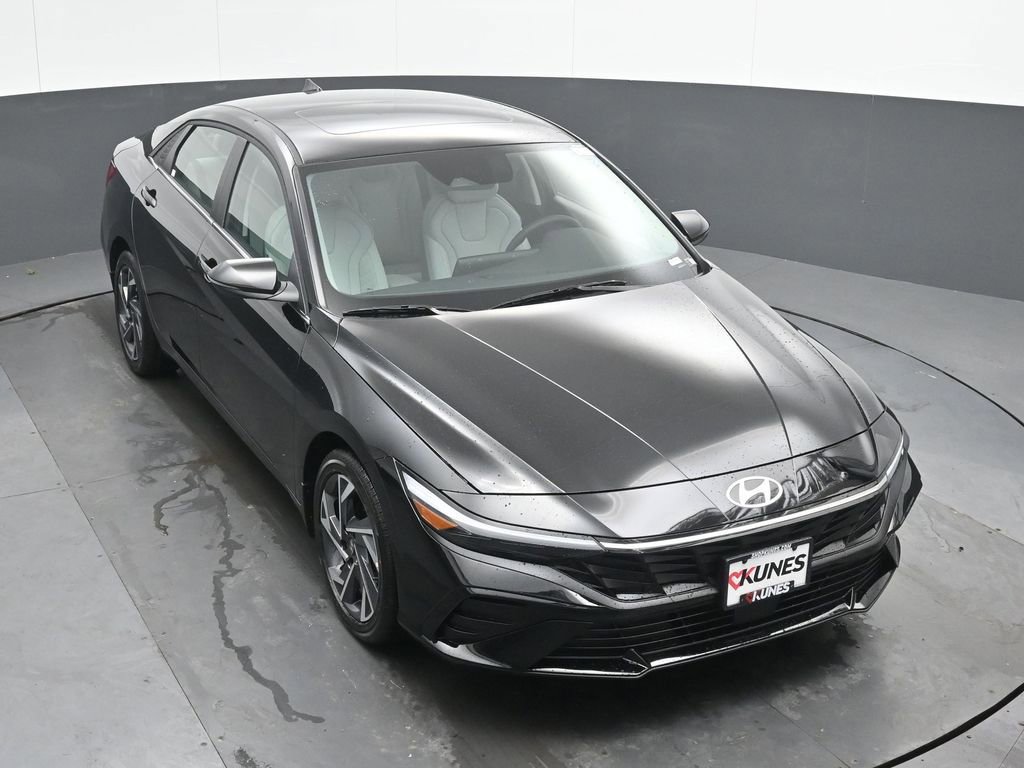 New 2026 Hyundai Elantra Limited FWD image 32