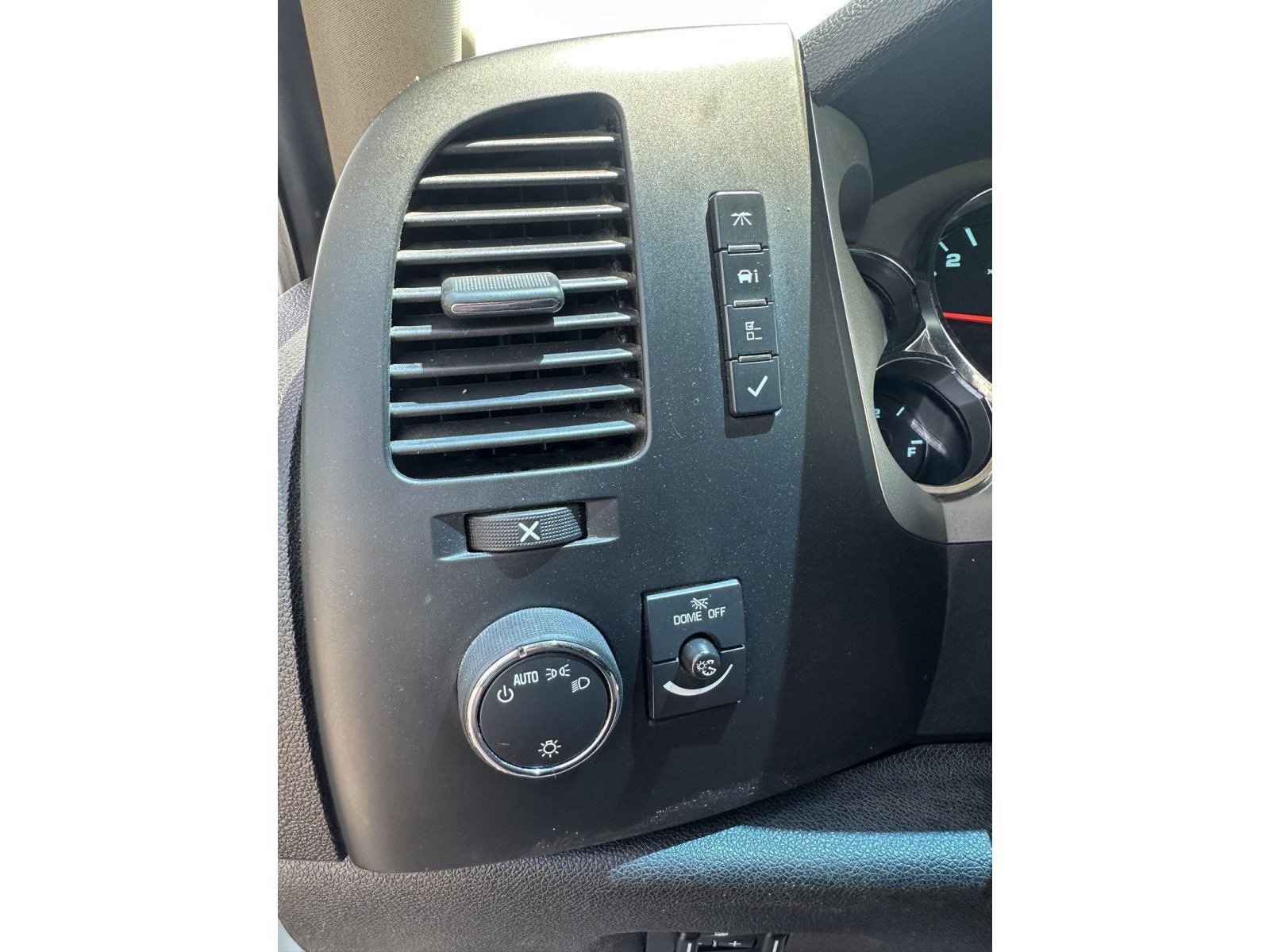 Used 2014 Chevrolet Silverado 2500 LT AWD/4WD image 31