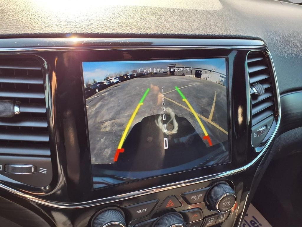 Used 2021 Jeep Grand Cherokee Laredo X image 6