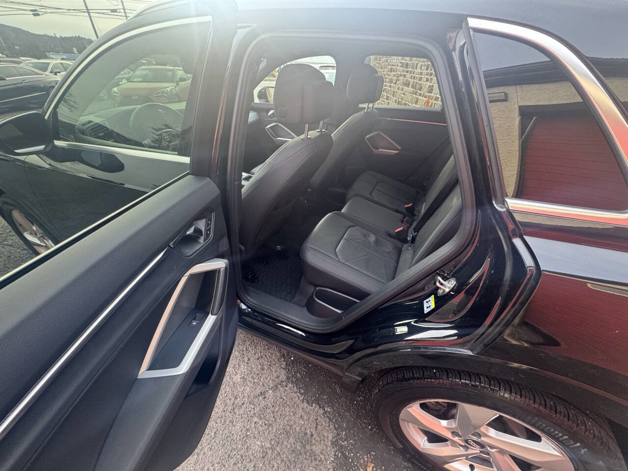 Used 2020 Audi Q3 2.0T Premium w/ Convenience Package image 13