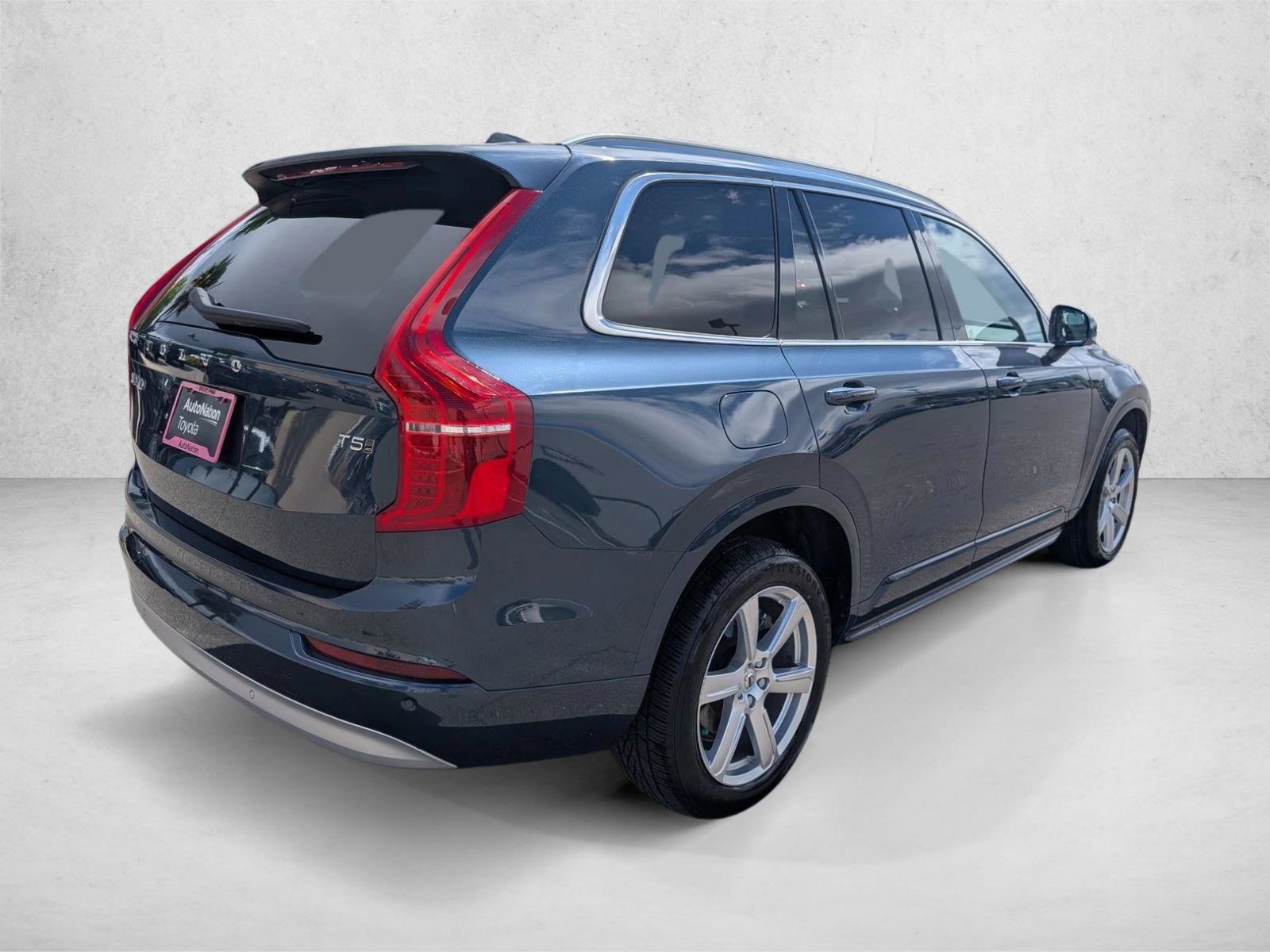 Used 2022 Volvo XC90 T5 Momentum AWD/4WD image 5
