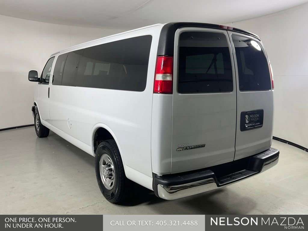 Used 2020 Chevrolet Express 3500 LT w/ LT Preferred Equipment Group RWD image 8