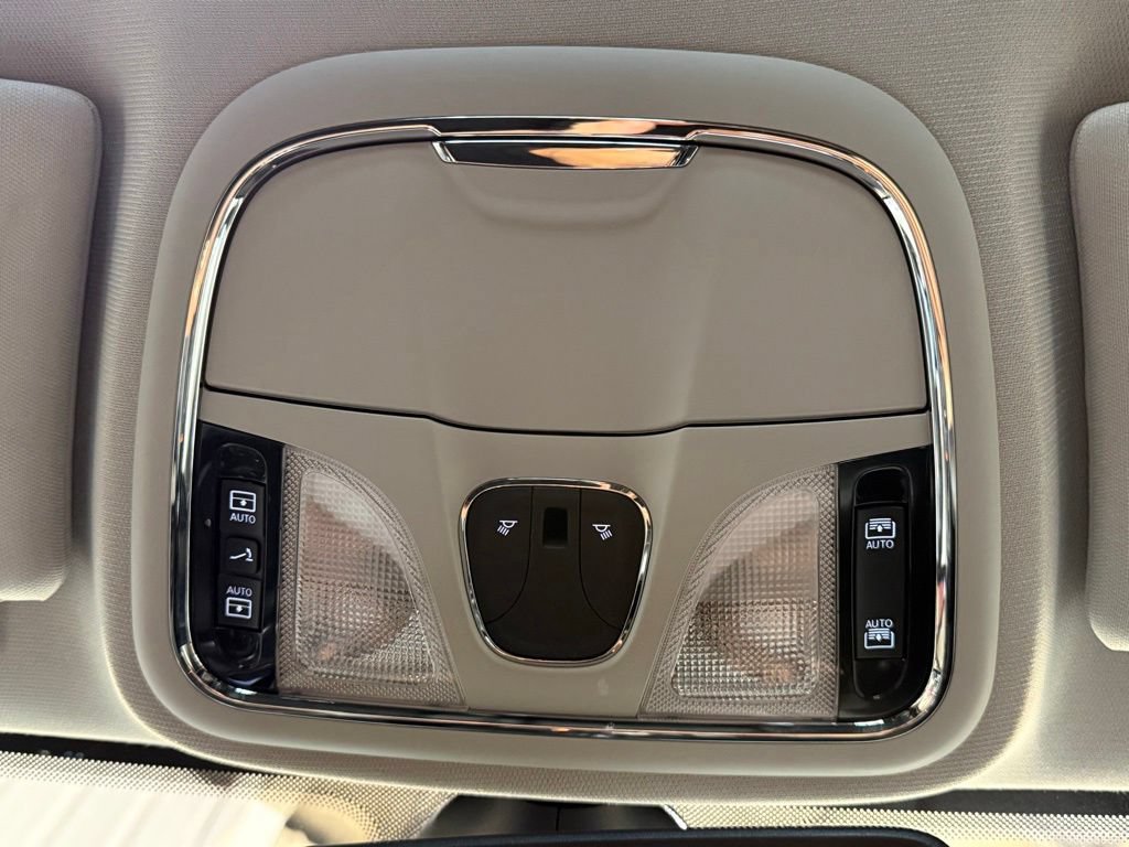 Certified 2020 Jeep Cherokee Limited AWD/4WD image 16