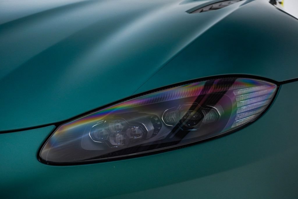 Used 2023 Aston Martin V8 Vantage Coupe RWD image 6