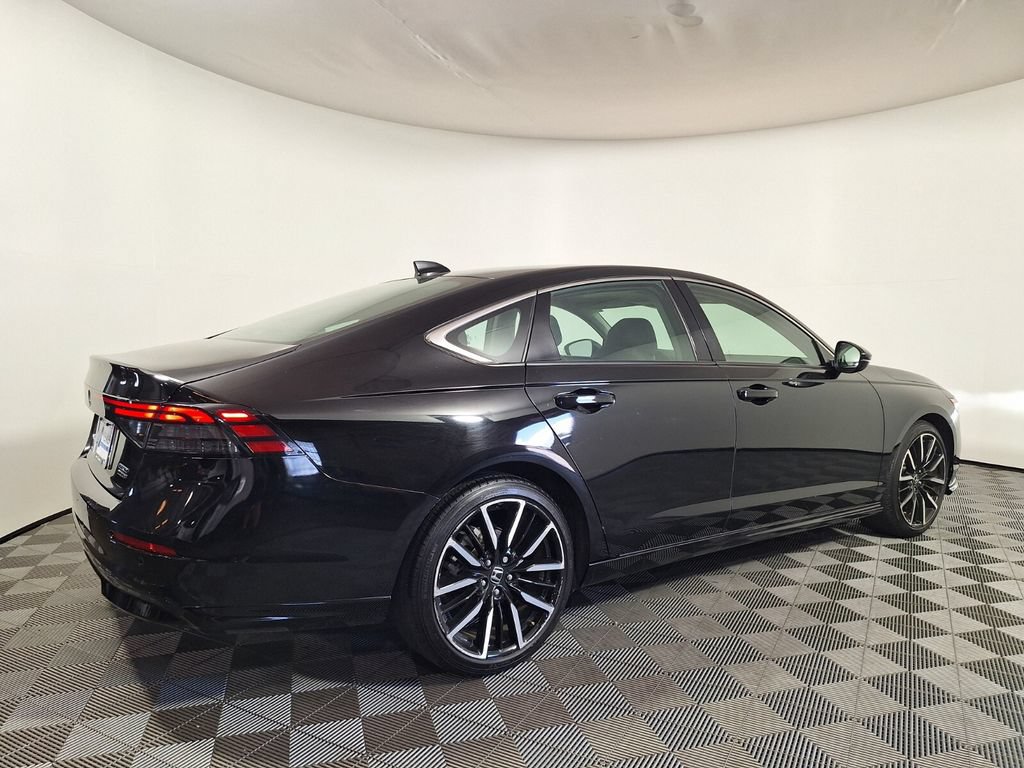 Used 2023 Honda Accord Touring image 5