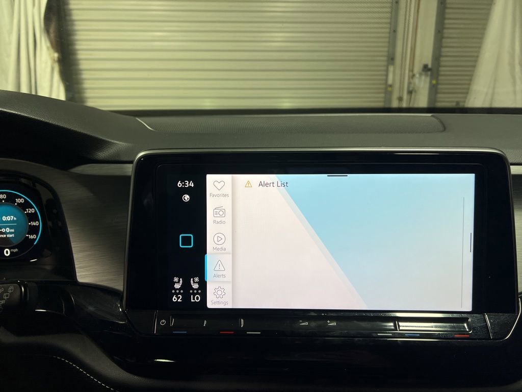 Used 2024 Volkswagen Atlas Cross Sport SE image 36