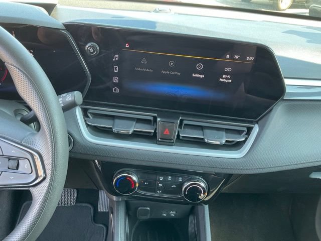 Used 2025 Chevrolet TrailBlazer LT AWD/4WD image 12