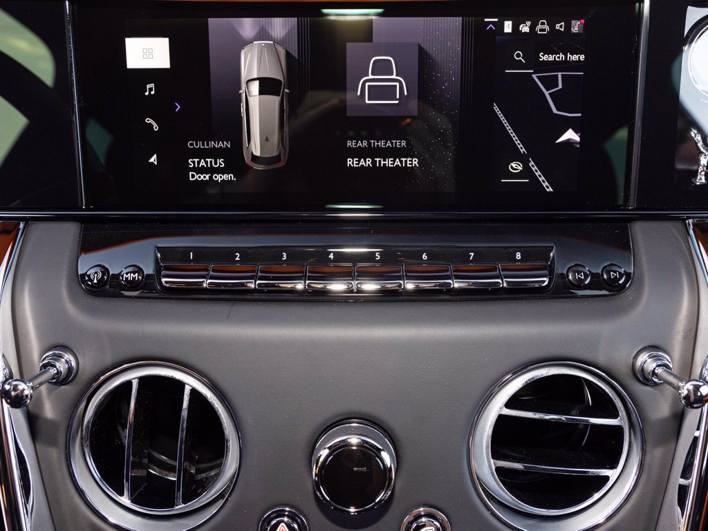 New 2027 Rolls-Royce Cullinan AWD/4WD image 44