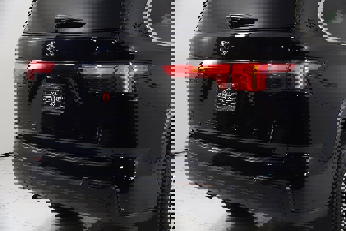 Used 2024 Toyota Sequoia Limited image 59