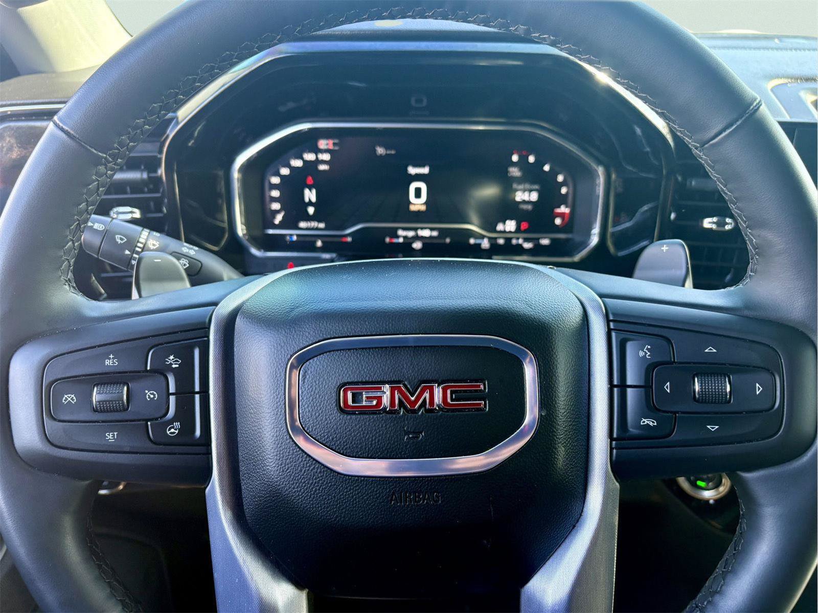 Used 2025 GMC Sierra 1500 SLT AWD/4WD image 19
