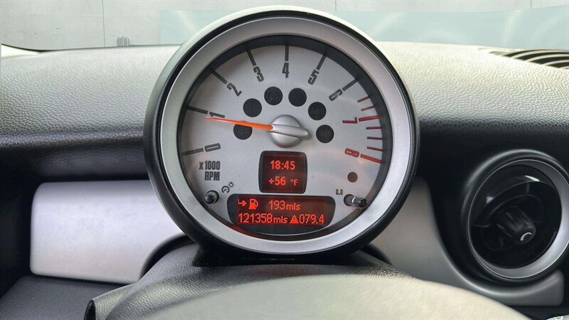 Used 2010 MINI Cooper Hardtop FWD image 15