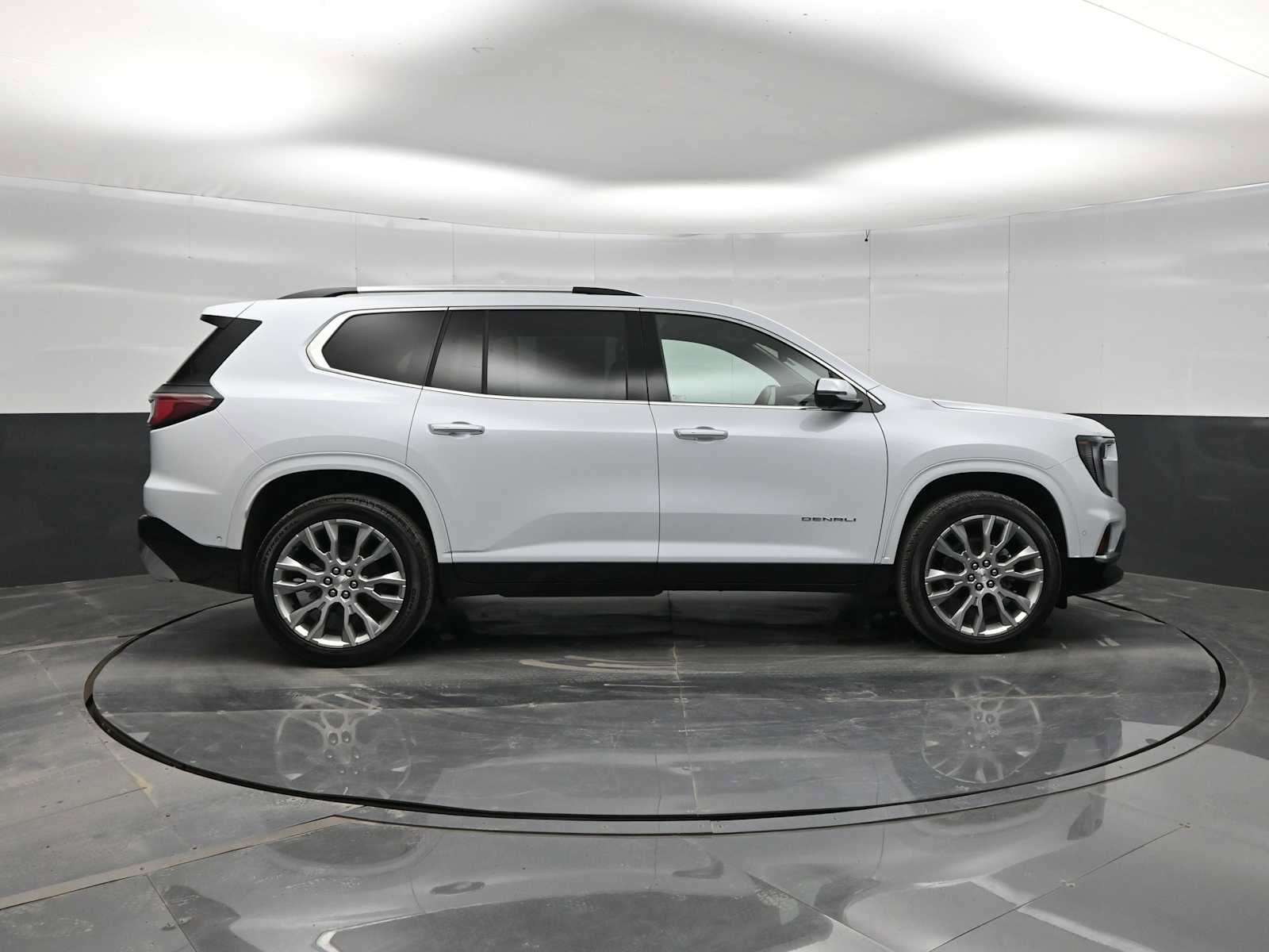 New 2026 GMC Acadia Denali w/ Super Cruise Package AWD/4WD image 9