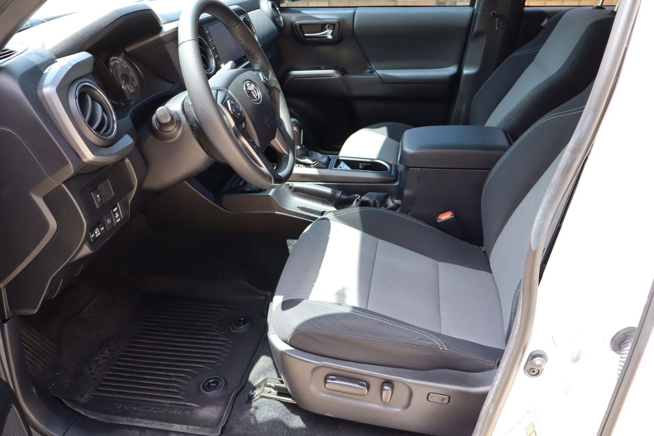 Used 2021 Toyota Tacoma TRD Sport w/ Technology Package AWD/4WD image 15