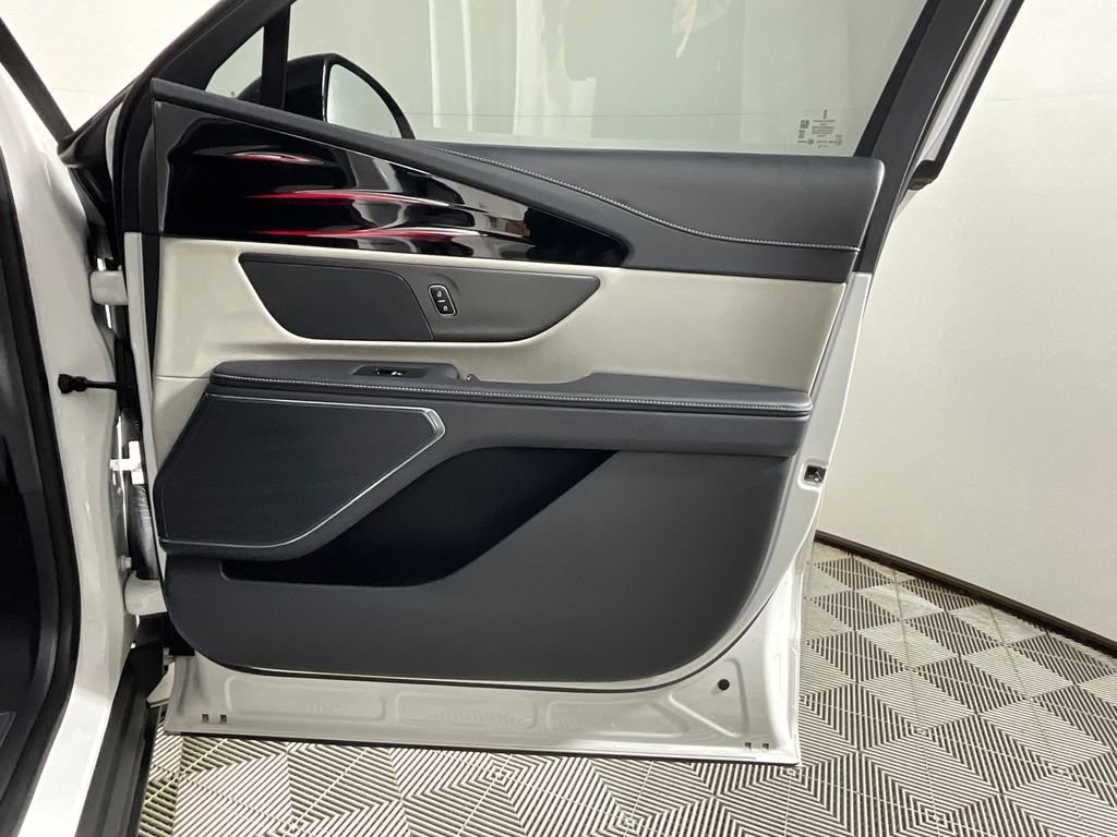 Certified 2024 Lincoln Nautilus Reserve AWD/4WD image 21