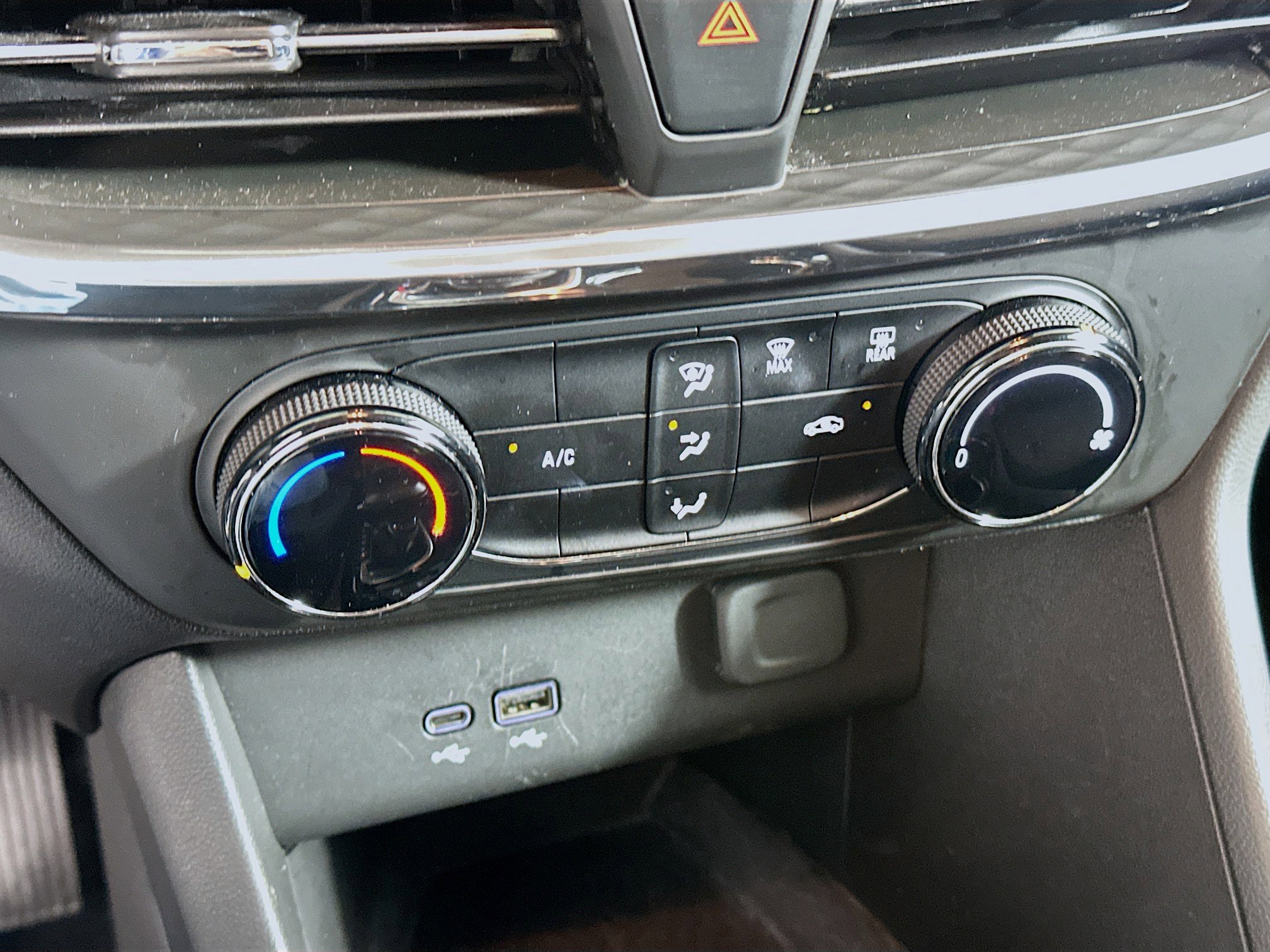 Used 2025 Buick Encore GX Preferred image 24