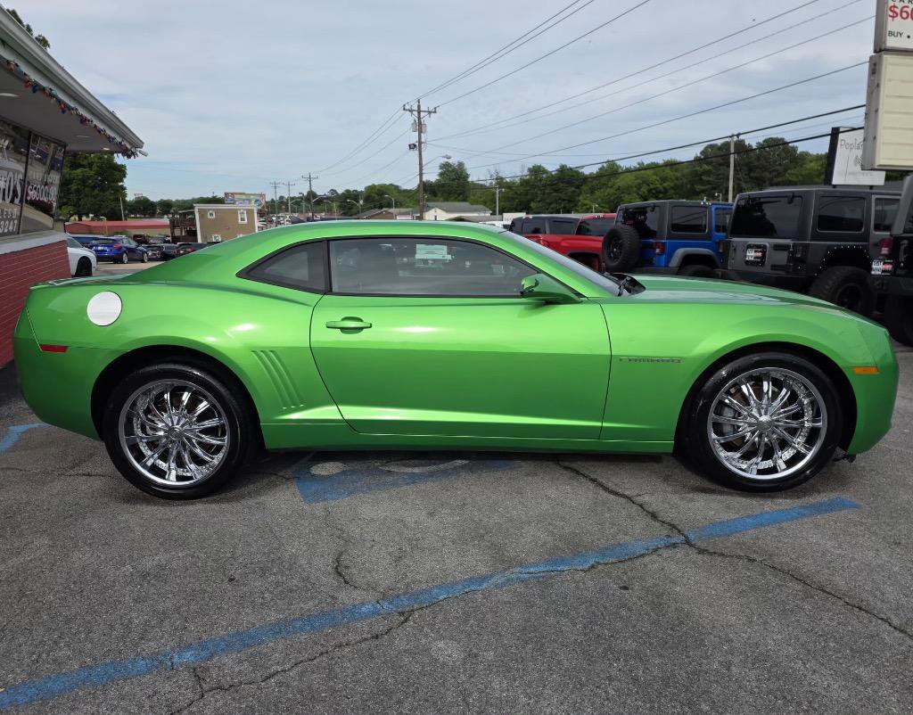 Used 2011 Chevrolet Camaro LT w/ RS Package RWD image 2