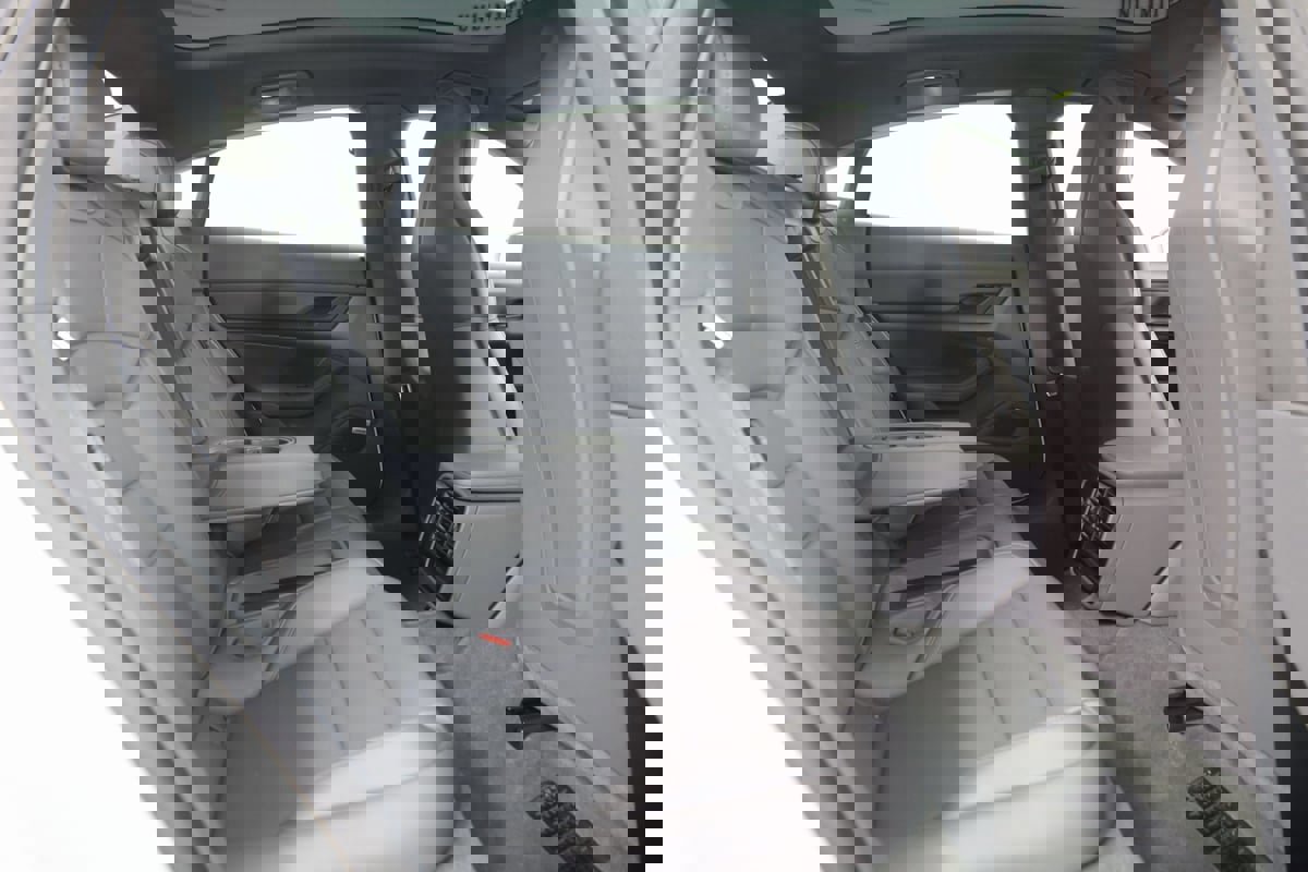 Used 2020 Porsche Taycan 4S image 15