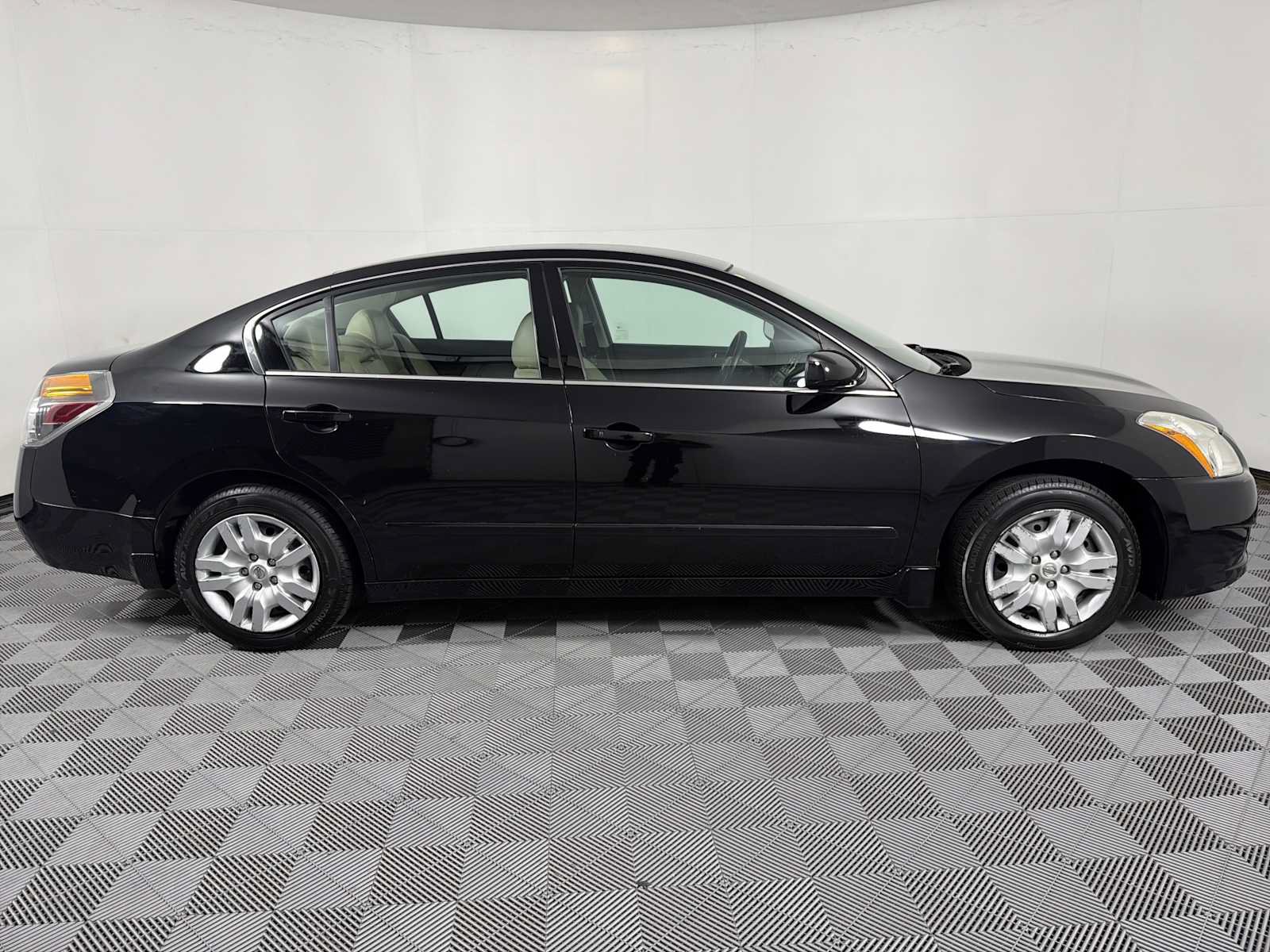 Used 2012 Nissan Altima 2.5 S FWD image 8