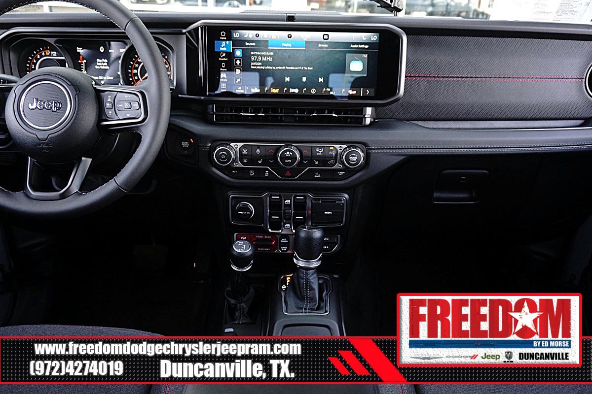 Certified 2025 Jeep Gladiator Rubicon w/ Convenience Group AWD/4WD image 18