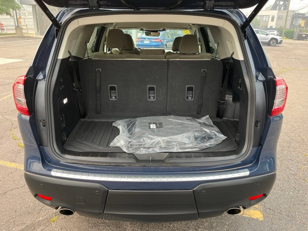 Certified 2025 Subaru Ascent Premium w/ Premium Package AWD/4WD image 28