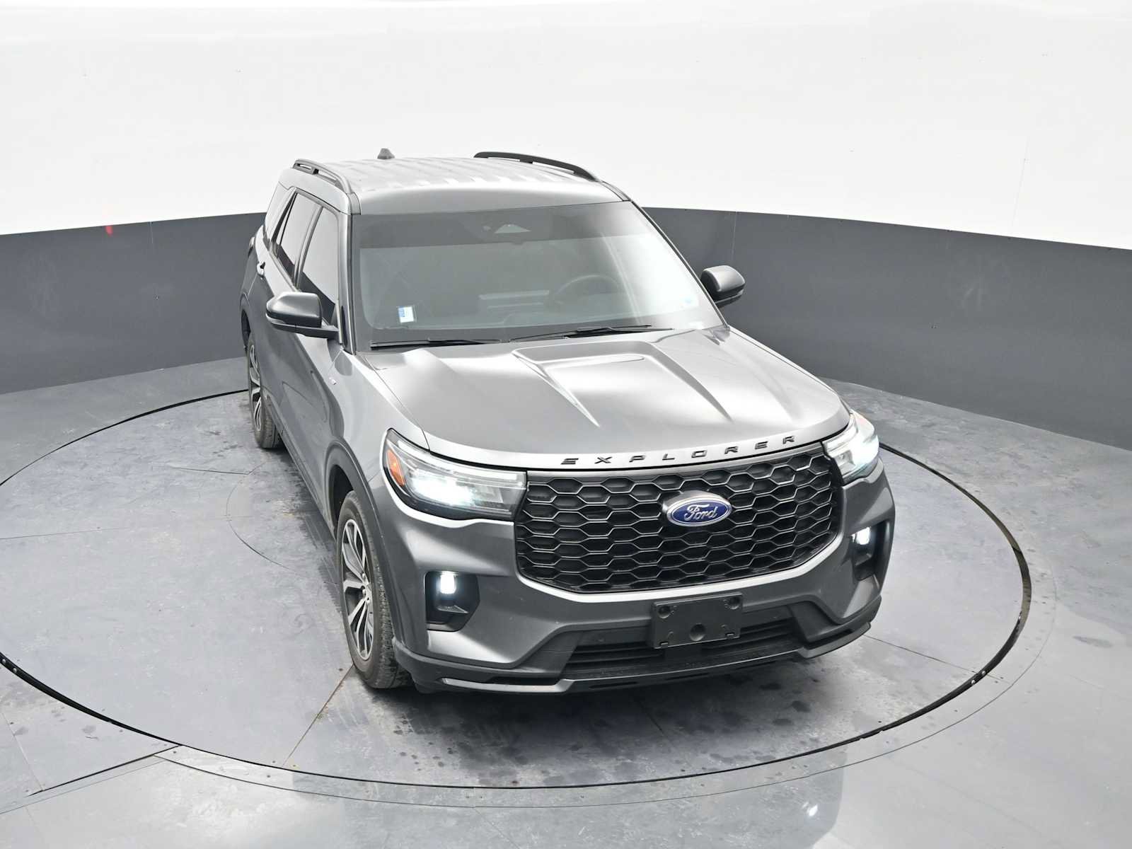 Used 2025 Ford Explorer ST-Line image 27