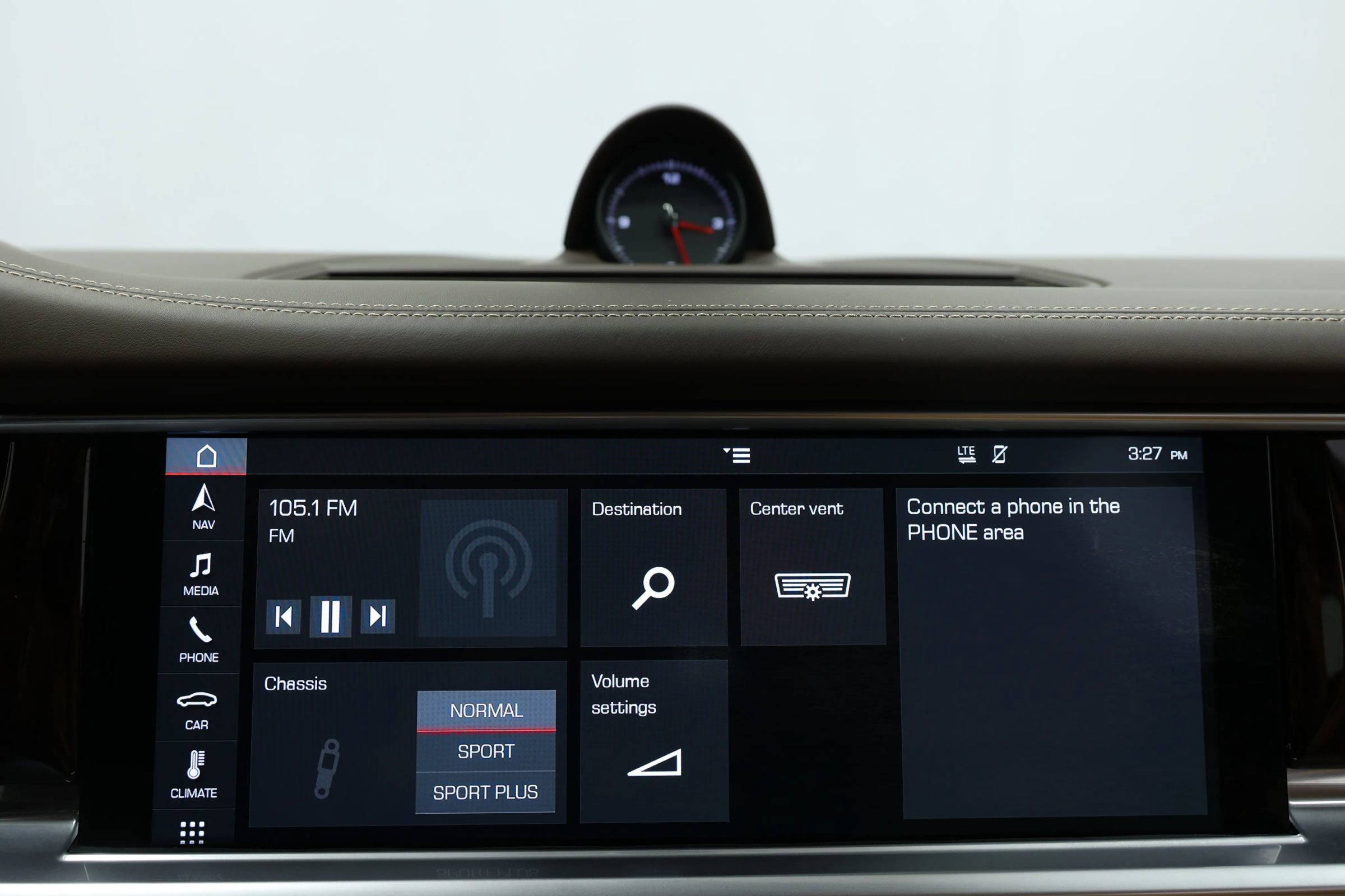 Used 2018 Porsche Panamera 4 Executive w/ Dark Walnut Interior Package image 35