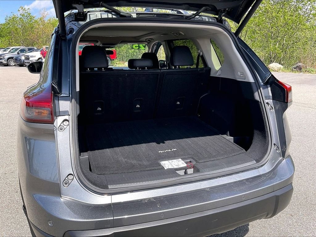 Used 2025 Nissan Rogue SV w/ SV Premium Package AWD/4WD image 36