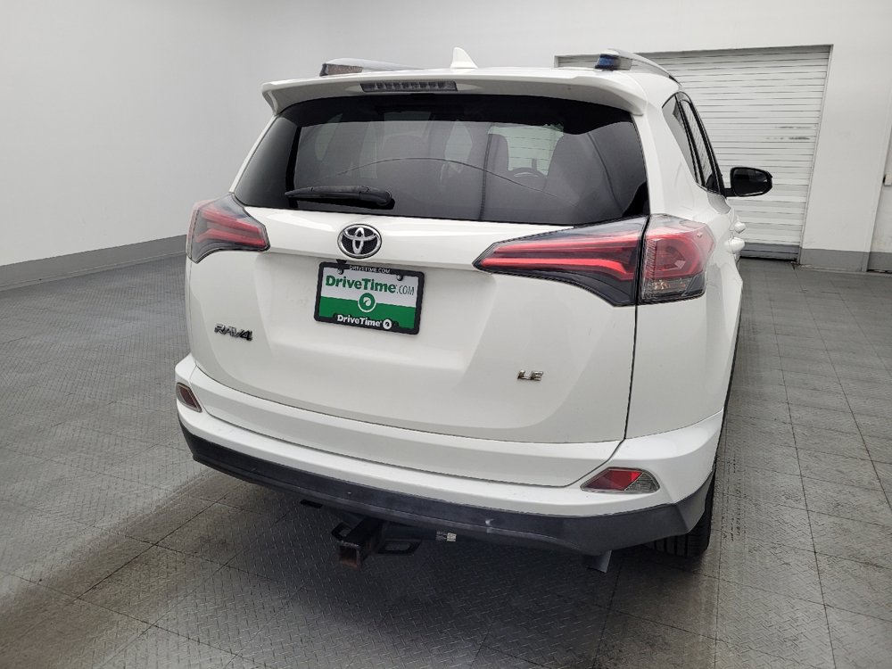 Used 2018 Toyota RAV4 LE FWD image 7