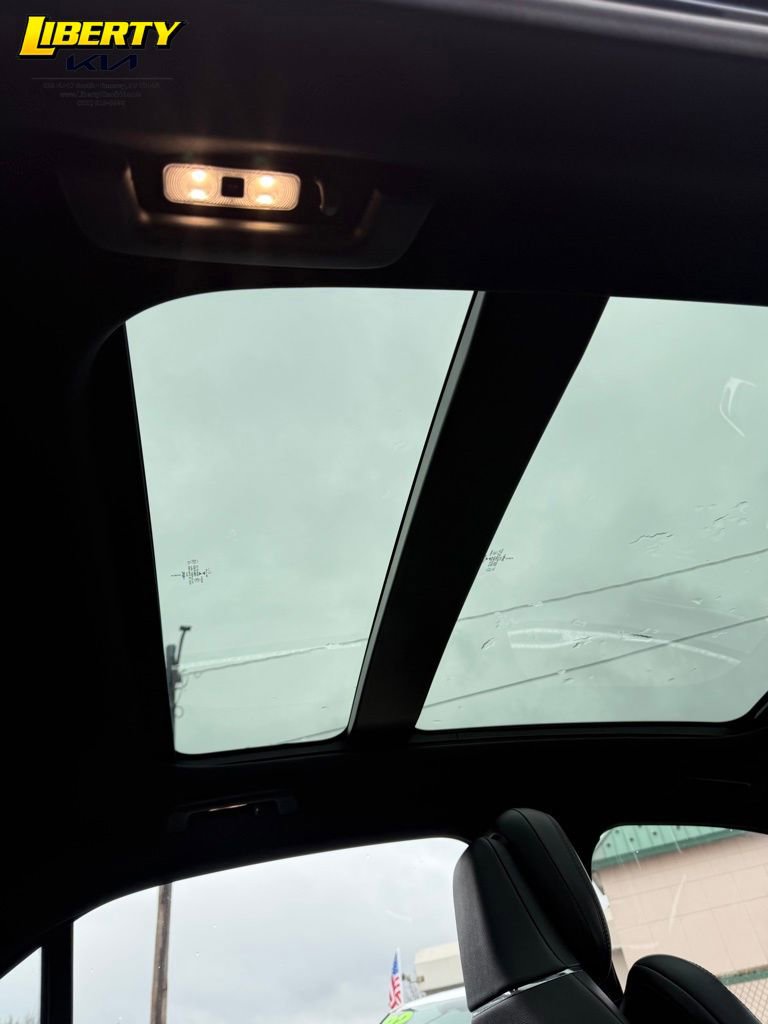 Used 2018 Lincoln Continental Reserve w/ Continental Climate Package image 11