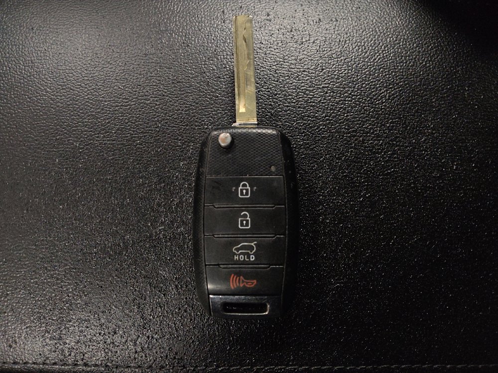 Used 2016 Kia Sorento LX w/ LX Convenience Package image 32