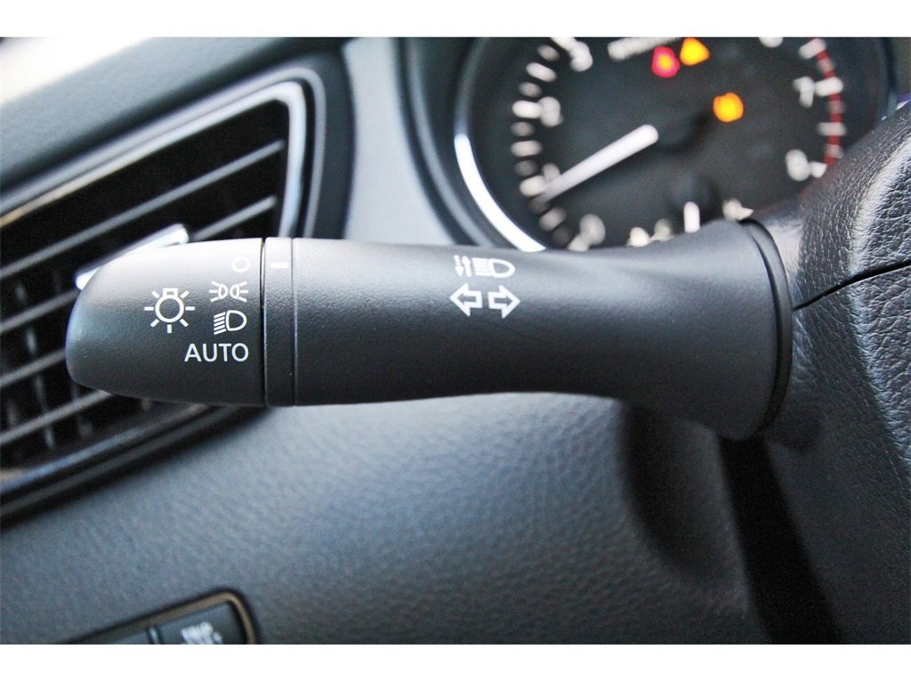 Certified 2022 Nissan Rogue Sport SL image 17