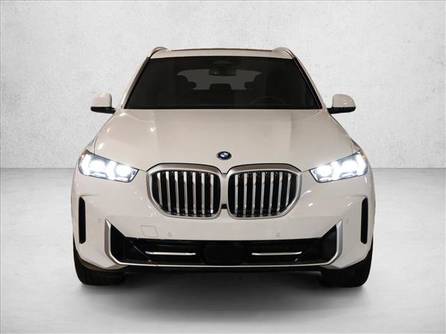 New 2026 BMW X5 xDrive50e w/ Premium Package AWD/4WD image 5