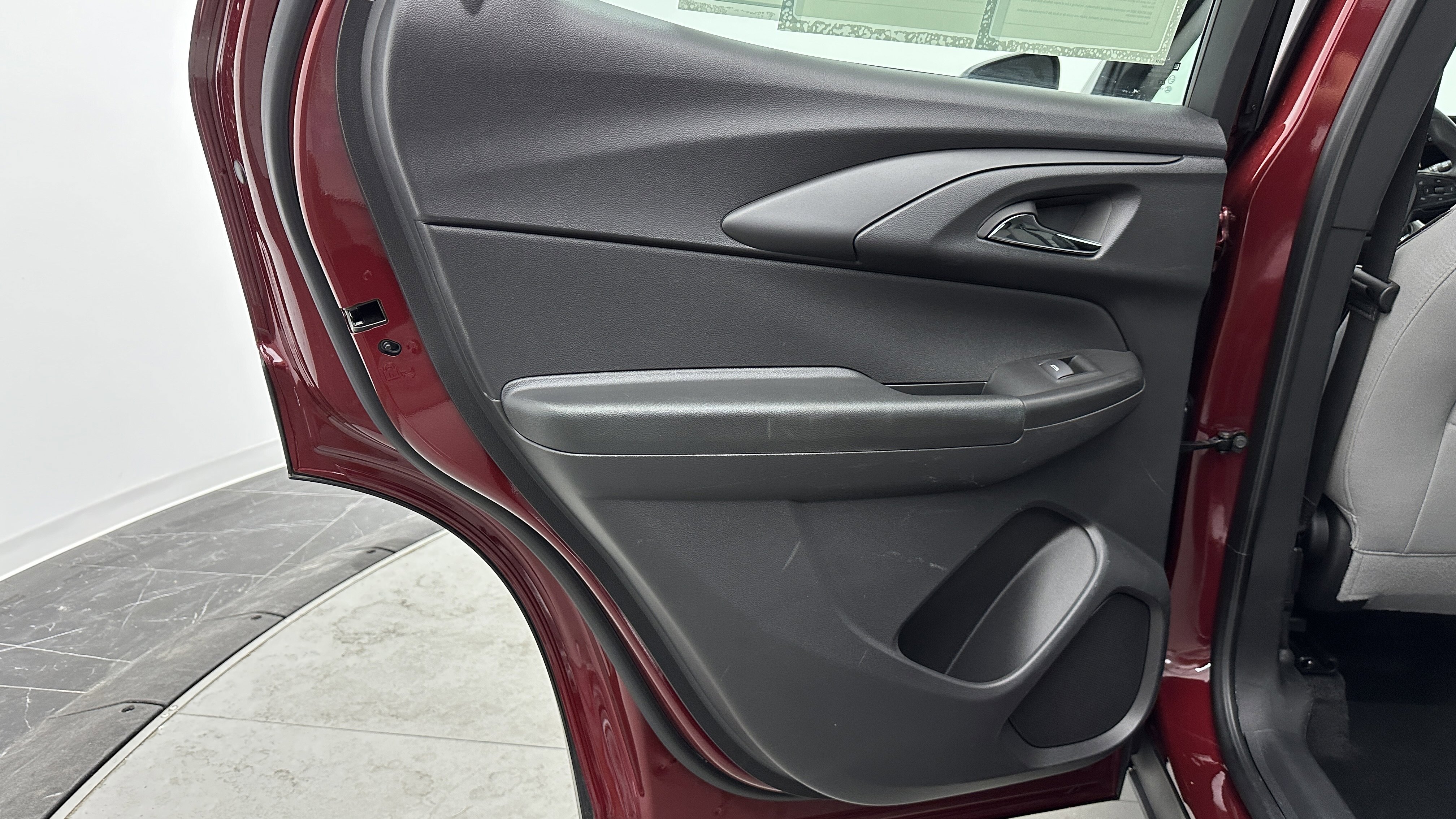 Used 2025 Chevrolet TrailBlazer LS image 28