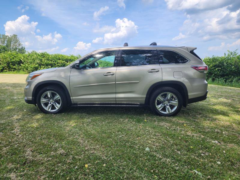 Used 2015 Toyota Highlander Limited Platinum image 3