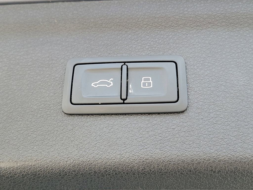 Used 2018 Audi Q3 2.0T Premium image 12