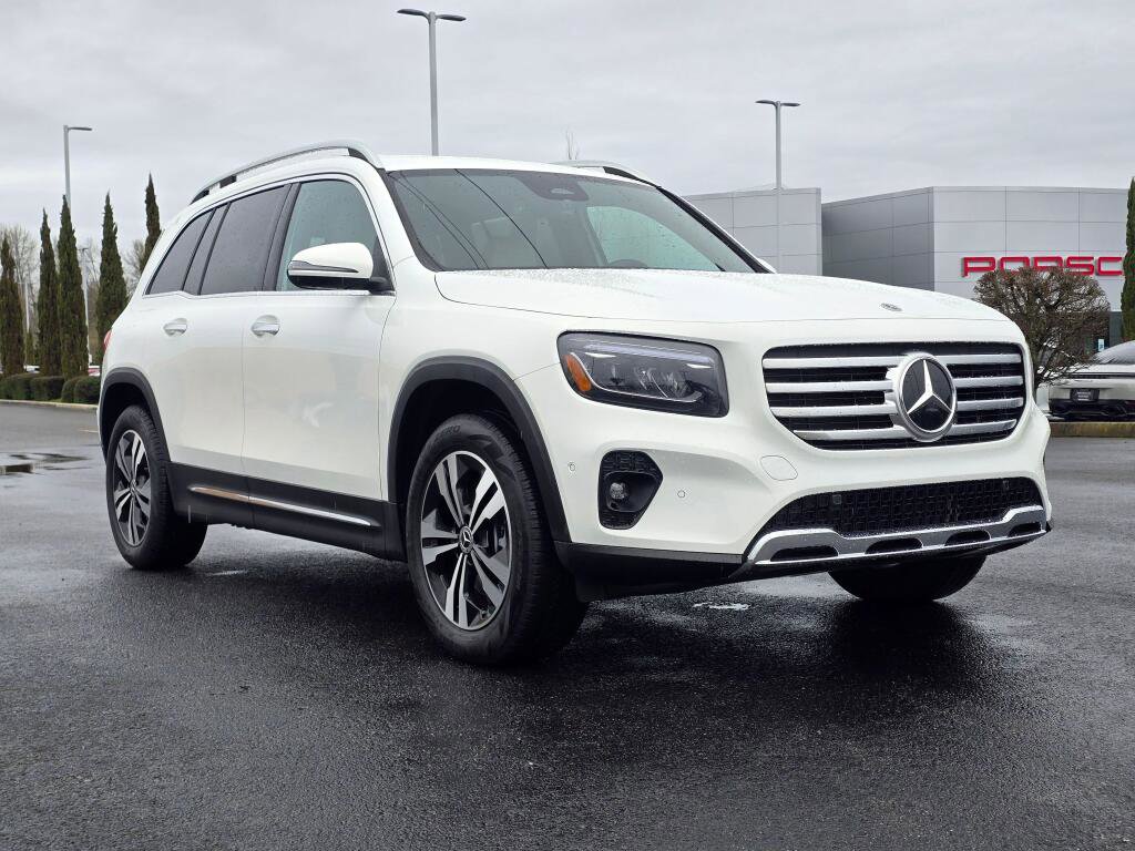Used 2025 Mercedes-Benz GLB 250 4MATIC image 8