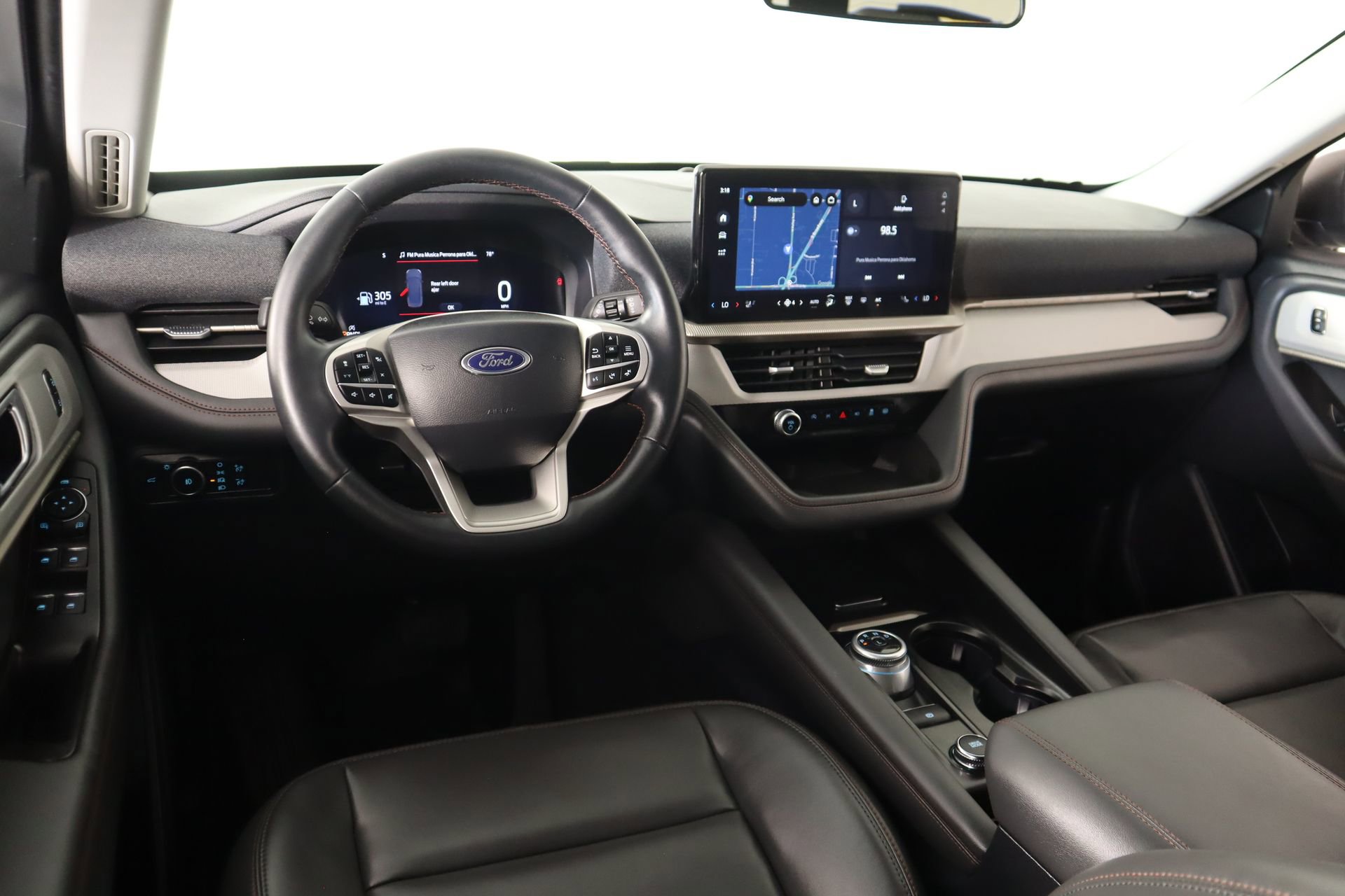 Used 2025 Ford Explorer Active w/ Active Comfort Package RWD image 2