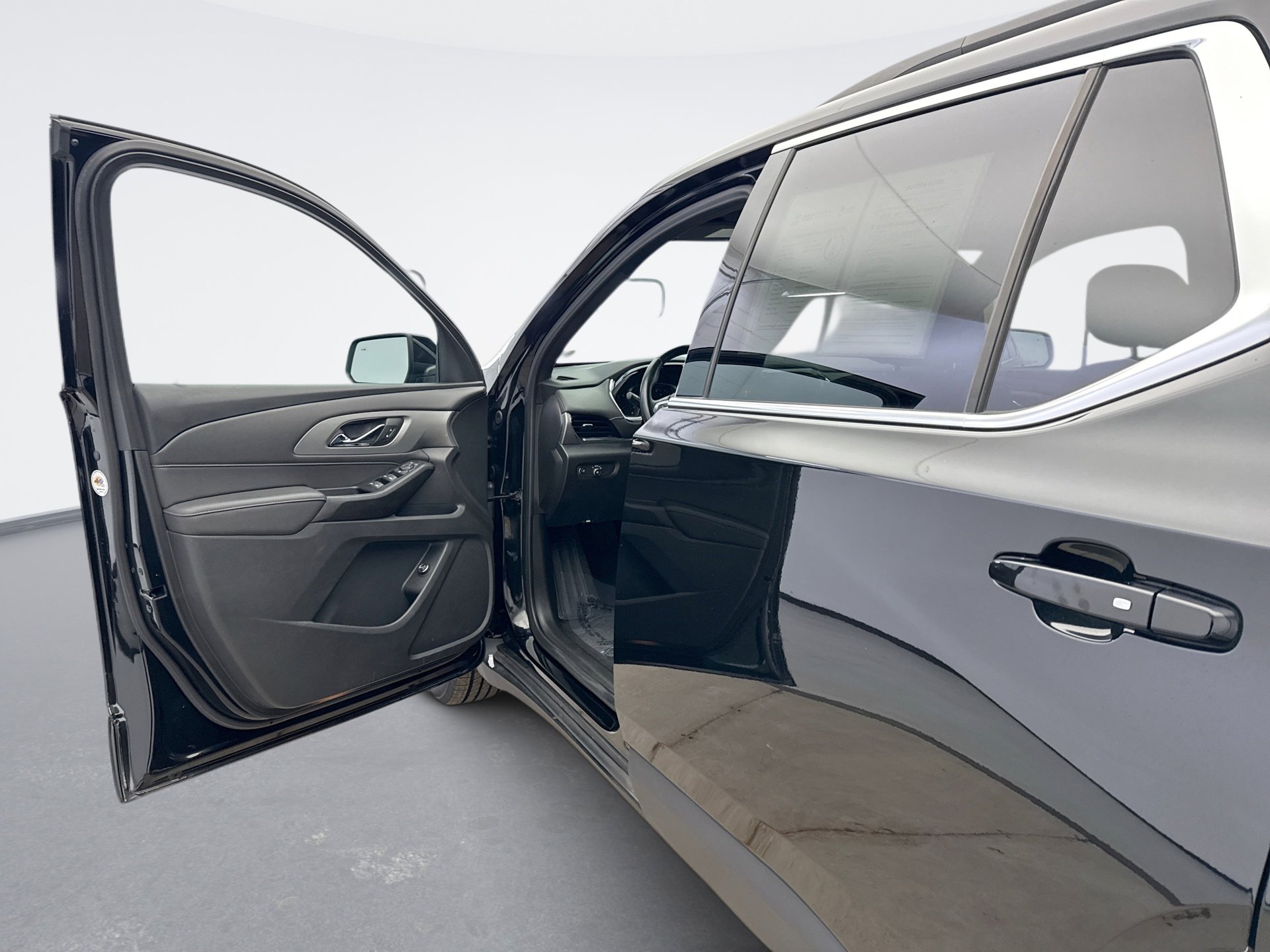 Used 2023 Chevrolet Traverse LT image 9