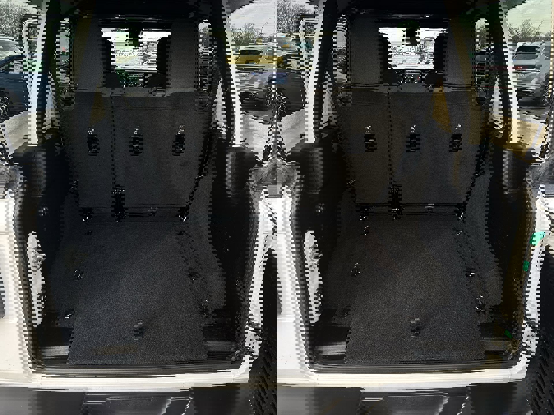 Used 2024 Jeep Wrangler Unlimited Sport image 27