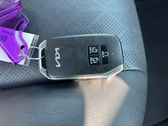 Used 2024 Kia Carnival LX image 38