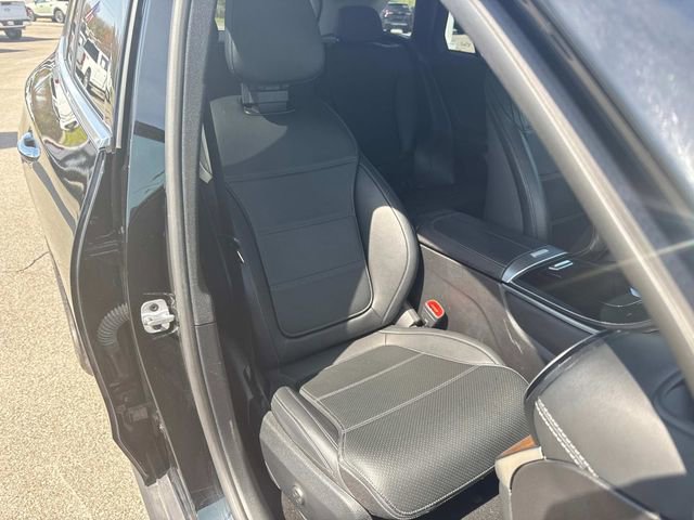 Used 2024 Mercedes-Benz GLC 300 image 25