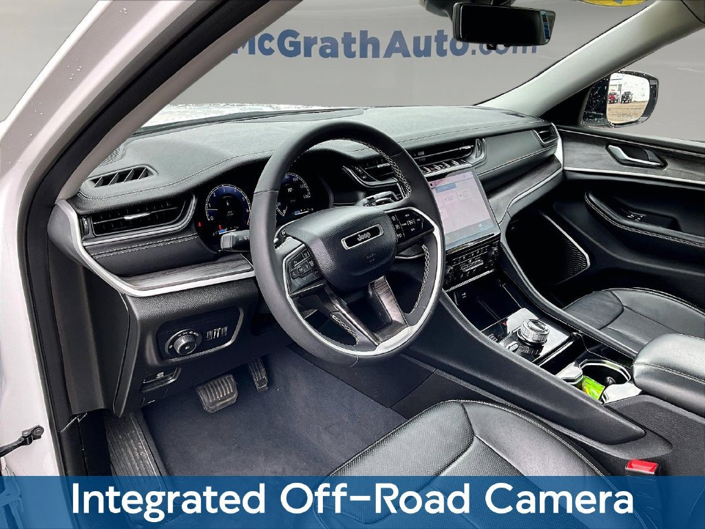 Used 2023 Jeep Grand Cherokee Limited w/ Luxury Tech Group II AWD/4WD image 22