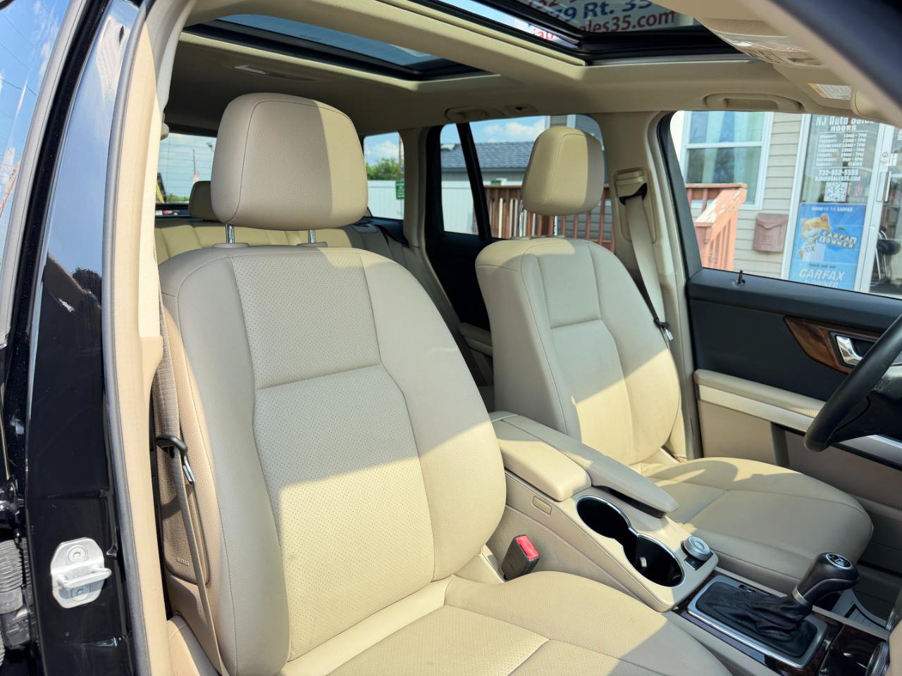 Used 2011 Mercedes-Benz GLK 350 4MATIC image 48